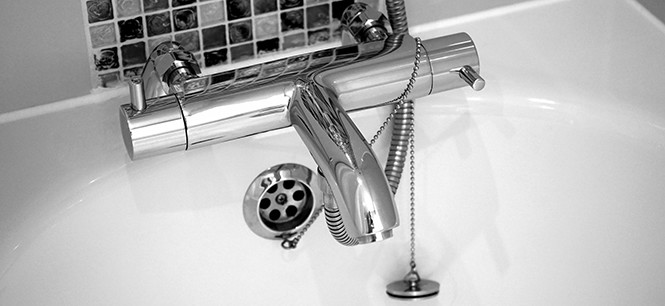 Čo robiť, keď vaša sprcha neodteká